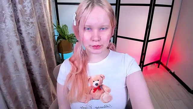 AnnieVibe online show from April 18, 2026, 5:39 pm