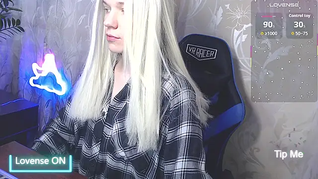 Shiny Victoria online show from May 6, 2026, 11:26 am