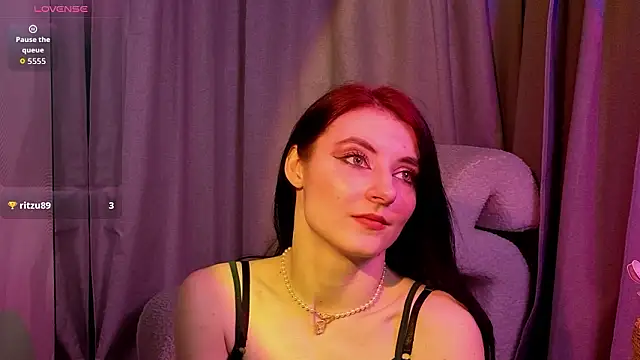 Snapshot of NicoleLuxe chatting on March 7, 2026, 5:54 pm NicoleLuxe online show from March 7, 2026, 5:54 pm