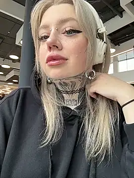 Snapshot of Chiibi chatting on March 25, 2026, 9:59 am Chiibi online show from March 25, 2026, 9:59 am