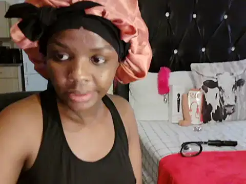 RoyalZuluDesire online show from March 25, 2026, 1:17 pm