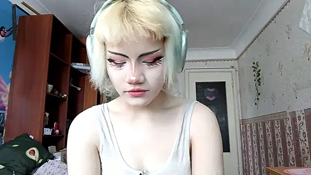 KathernSaulters online show from March 18, 2026, 7:00 am