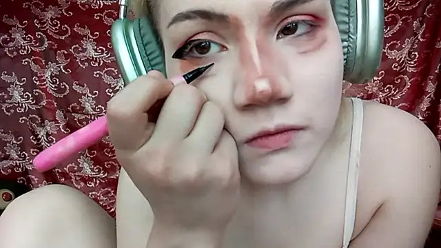 KathernSaulters online show from March 21, 2026, 7:02 am