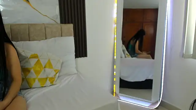 Snapshot of Atenis_thompson chatting on March 19, 2026, 5:39 pm Atenis thompson online show from March 19, 2026, 5:39 pm