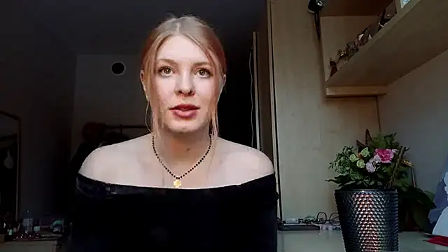 MiaMooon05 online show from February 5, 2026, 3:27 pm