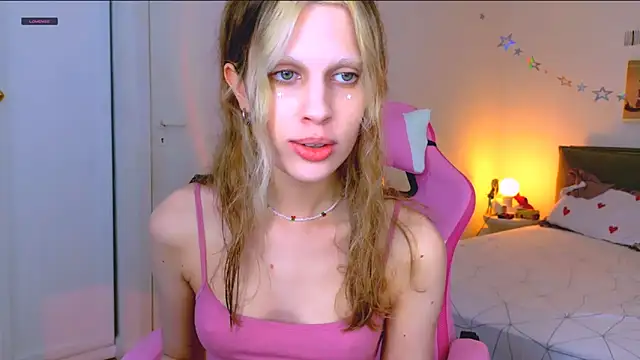 Maxine gold online show from June 20, 2026, 8:17 am