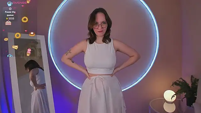 Snapshot of Crystal_lovley chatting on March 4, 2026, 9:43 pm Crystal lovley online show from March 4, 2026, 9:43 pm