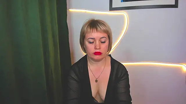 MaryClars online show from May 5, 2026, 8:33 am