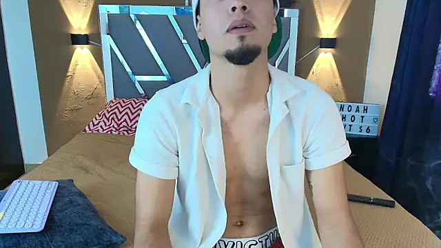 Snapshot of Noah_Smith01 chatting on March 3, 2026, 8:37 pm Noah Smith01 online show from March 3, 2026, 8:37 pm