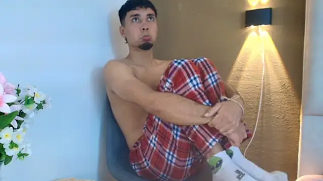 Snapshot of Noah_Smith01 chatting on April 10, 2026, 7:07 pm Noah Smith01 online show from April 10, 2026, 7:07 pm