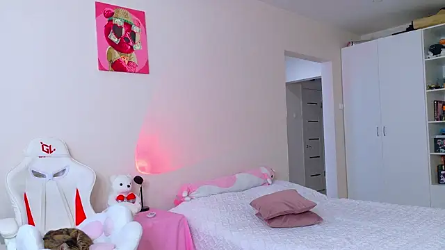 Snapshot of peachiee_ chatting on March 16, 2026, 5:44 am peachiee online show from March 16, 2026, 5:44 am