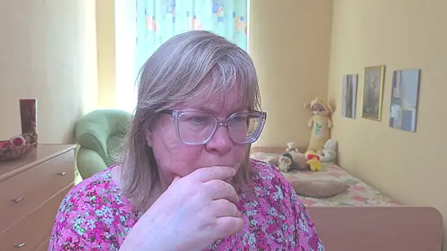 Snapshot of Emma_Eclipsee chatting on May 16, 2026, 10:12 am Emma Eclipsee online show from May 16, 2026, 10:12 am