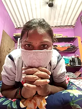 Tamil Hot Nisha online show from March 15, 2026, 4:18 am