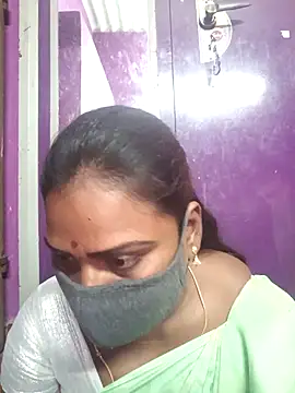 Snapshot of Tamil_Hot_Nisha chatting on May 7, 2026, 4:45 pm Tamil Hot Nisha online show from May 7, 2026, 4:45 pm