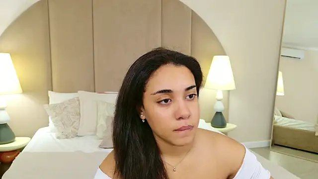 Snapshot of Luna_Cortier chatting on July 25, 2026, 5:27 am Luna Cortier online show from July 25, 2026, 5:27 am