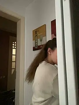 StellaRo online show from February 5, 2026, 8:19 am