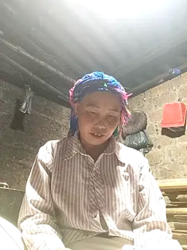 lena-cute online show from May 2, 2026, 1:49 pm