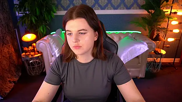 KristiFoxy online show from June 16, 2026, 12:19 pm