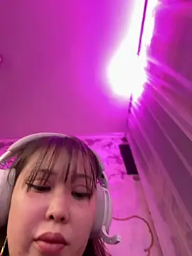 YukiiTYAN online show from March 18, 2026, 1:36 pm