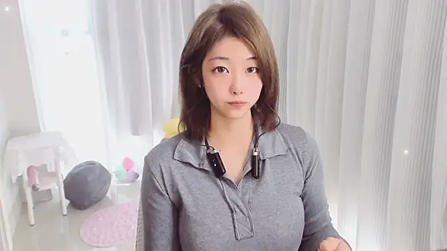 Snapshot of hotgirl0111 chatting on May 9, 2026, 7:35 am hotgirl0111 online show from May 9, 2026, 7:35 am