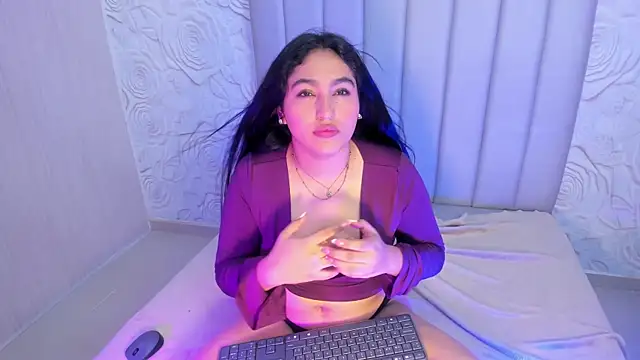 Lya dubois  online show from April 29, 2026, 9:10 pm