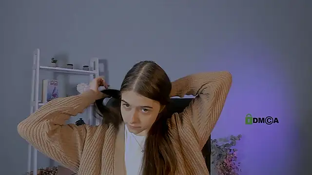 molly hollow online show from February 8, 2026, 12:19 pm