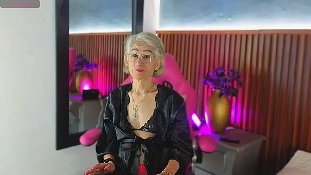 miss monserrate01 online show from May 5, 2026, 1:30 pm