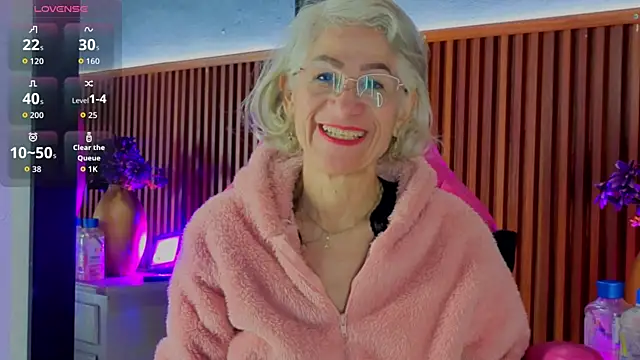 miss monserrate01 online show from June 10, 2026, 1:32 pm