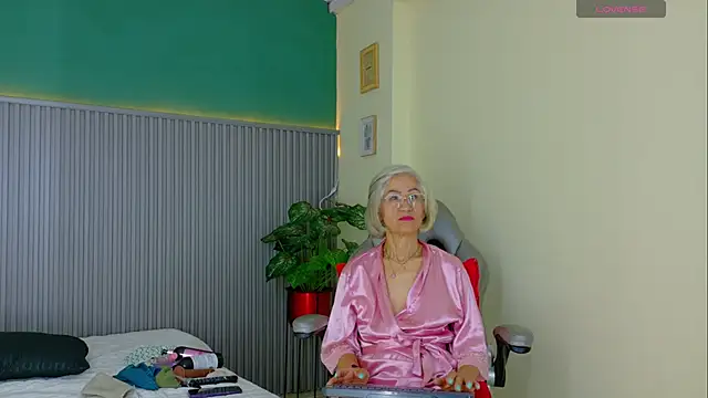 miss monserrate01 online show from June 20, 2026, 1:25 pm