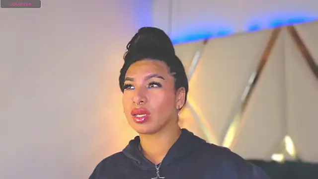 Snapshot of MeelFox chatting on March 5, 2026, 1:07 pm MeelFox online show from March 5, 2026, 1:07 pm