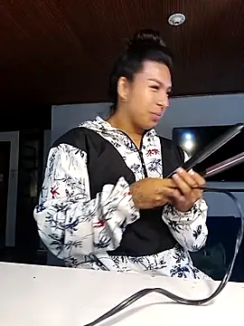 Snapshot of MeelFox chatting on March 18, 2026, 12:19 pm MeelFox online show from March 18, 2026, 12:19 pm