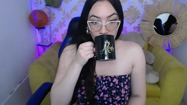 ALISS M  online show from February 3, 2026, 8:14 pm