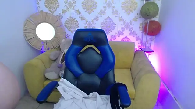 ALISS M  online show from March 13, 2026, 8:59 pm