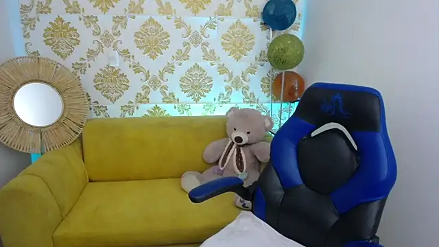 ALISS M  online show from March 20, 2026, 8:03 pm