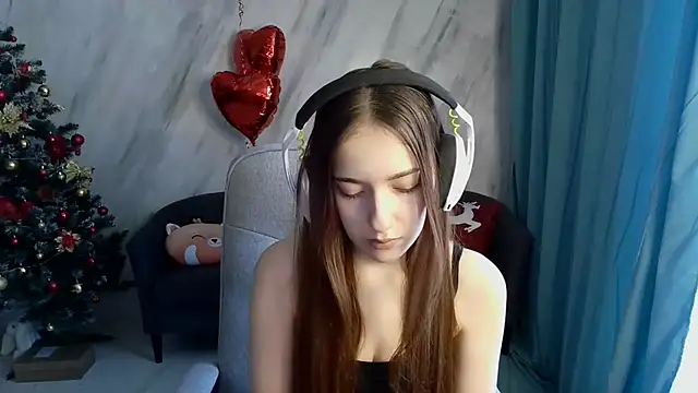 Snapshot of olivia_by chatting on February 16, 2026, 11:28 am olivia by online show from February 16, 2026, 11:28 am