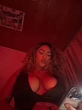 Maddy Beluci online show from April 7, 2026, 2:34 am