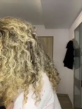 Maddy Beluci online show from April 11, 2026, 12:15 am