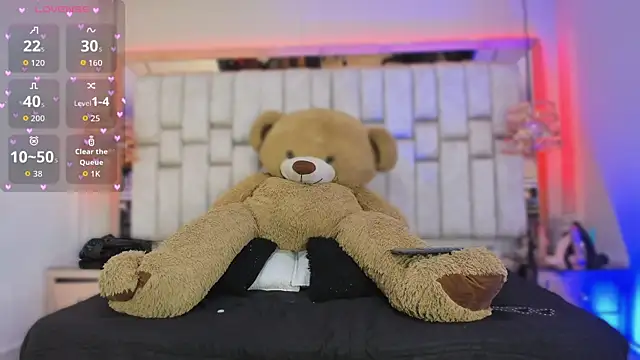 NikkiKros online show from March 8, 2026, 4:05 am