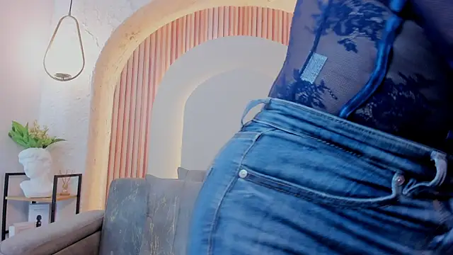 Snapshot of violet_scott_ chatting on March 24, 2026, 10:31 am violet scott online show from March 24, 2026, 10:31 am