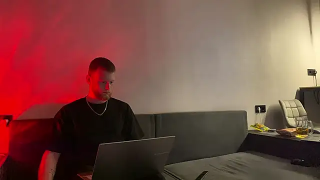 Snapshot of Adam_ice chatting on April 6, 2026, 6:20 pm Adam ice online show from April 6, 2026, 6:20 pm