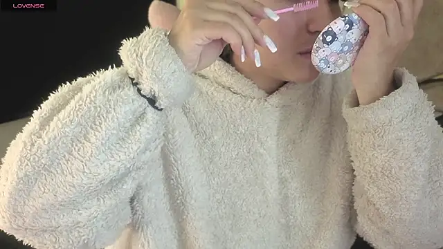 Dahiana Dmour  online show from March 21, 2026, 12:10 pm