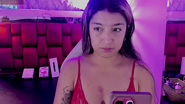 Dahiana Dmour  online show from May 8, 2026, 11:59 am