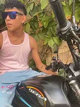 JHON BIGCOCK23 online show from February 10, 2026, 7:18 pm