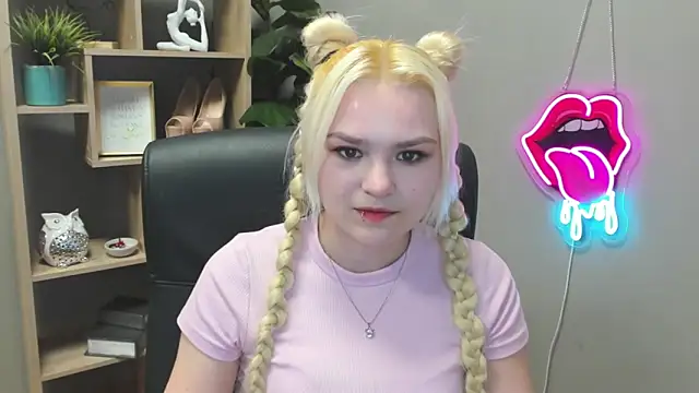 SweetLilyxo online show from March 20, 2026, 7:46 am