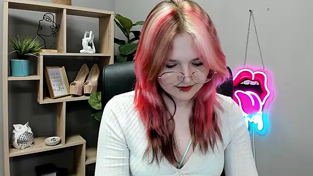 SweetLilyxo online show from June 16, 2026, 6:38 am