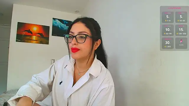 Artt Juli online show from April 28, 2026, 9:09 pm
