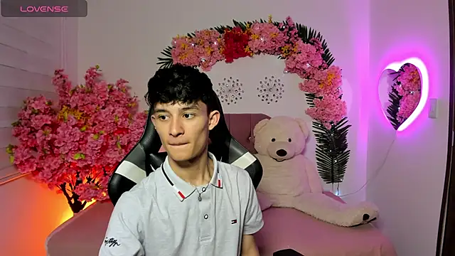 Snapshot of Patrick_Howland_ chatting on April 18, 2026, 8:42 pm Patrick Howland online show from April 18, 2026, 8:42 pm