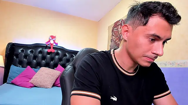 Mike Conors online show from February 4, 2026, 1:33 am