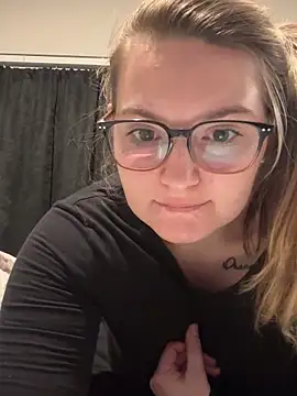 katiegirl778 online show from February 3, 2026, 12:20 am