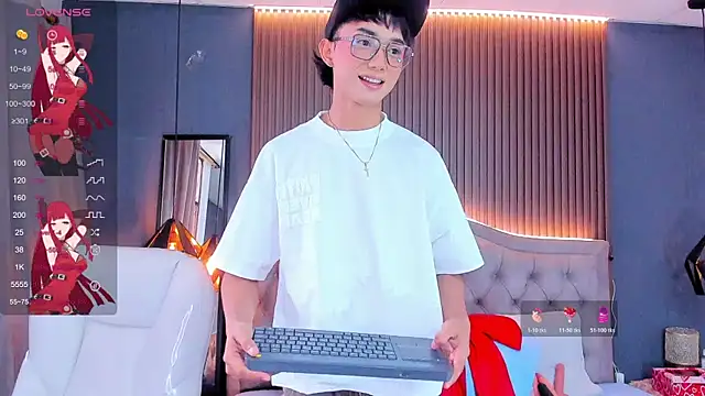 Snapshot of Noa_03 chatting on June 10, 2026, 6:18 pm Noa 03 online show from June 10, 2026, 6:18 pm